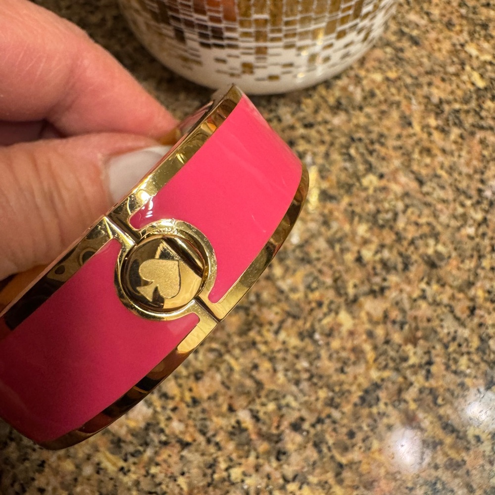 Kate Spade Gold‎ and Pink Tickled Pink Bangle Watch nwot - Picture 3 of 4